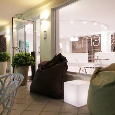 Hotel Aria di Mare - Bed&Brunch in centro a Riccione-2
