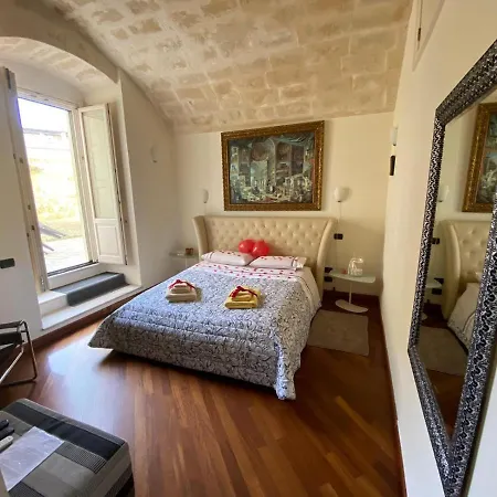 Alla dimora di Chiara Suite&Rooms-2