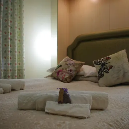 Tucci'S Roma Guest House-3