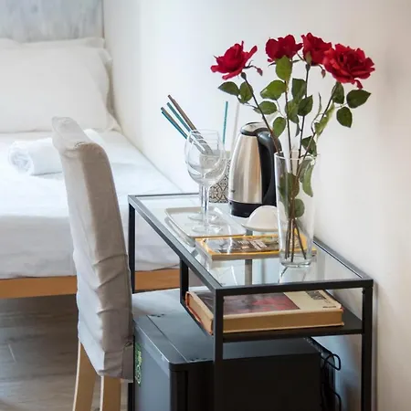 Raffaela'S Suite & Rooms Vatican Guest House-2