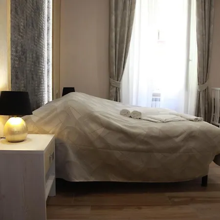 Hotelier 51-2