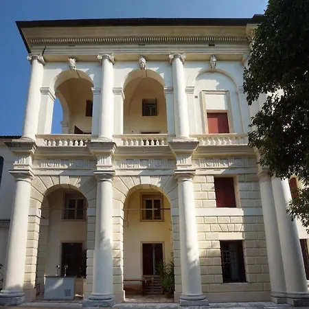Guest House Villa Angaran San Giuseppe-3