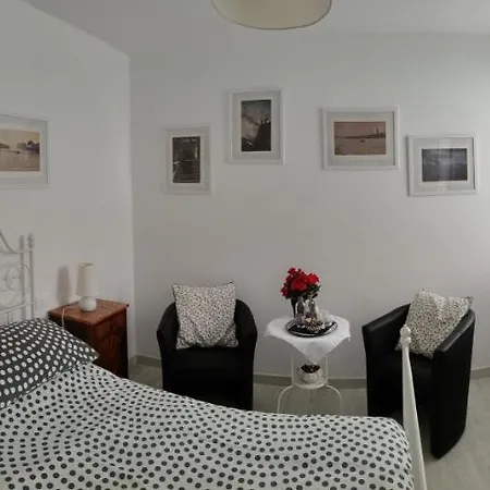 Venice Home-2