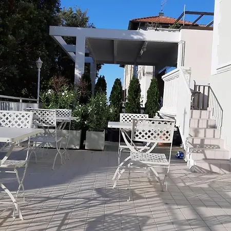 B&B Suite 44-3
