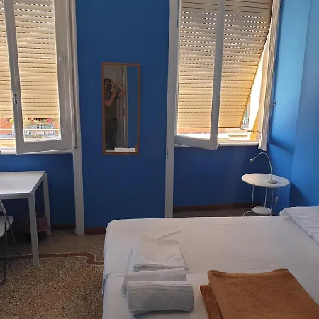 Art In Accommodation-2