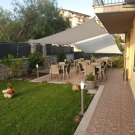 B&B Villa Chiara - Bed And Breakfast-2