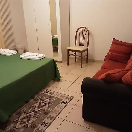 Locazione Menini - Camere zona stazione-2