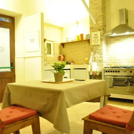 Bed And Breakfast Piazza Mercato-2