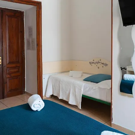 Vico 22 Rooms Napoli-3
