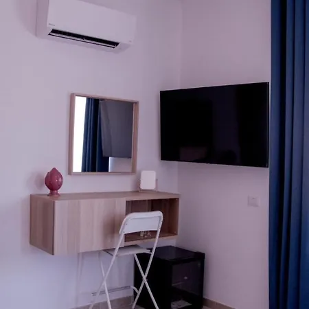 Walk Rooms-2