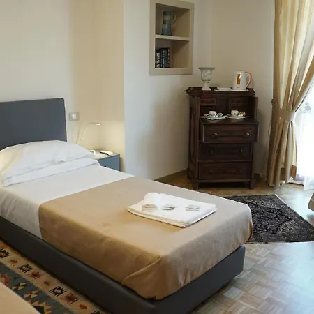 Avenue Rooms-3