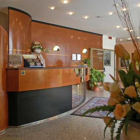 Hotel Monaco-2