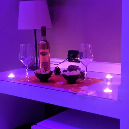 Royalty Rooms & Spa-3