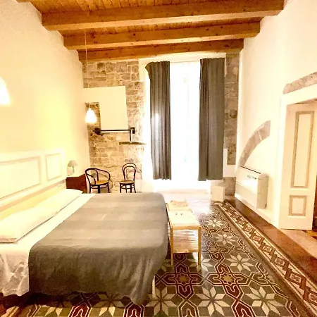 Palazzo Lupicini Affittacamere-3