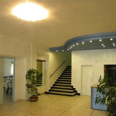 New Park Hotel-2