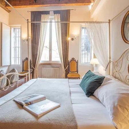 Corte Realdi Suites Piazza Erbe-3