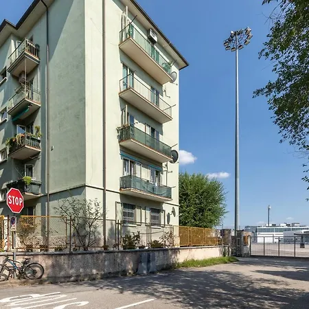 Easy Stay Verona Rooms-2