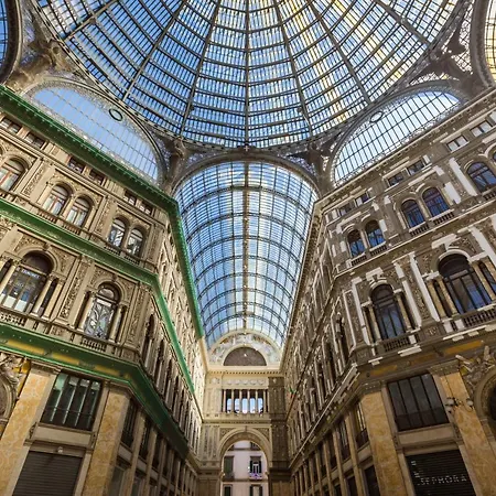 Be Coloured - Boutique Art Rooms In Naples-3