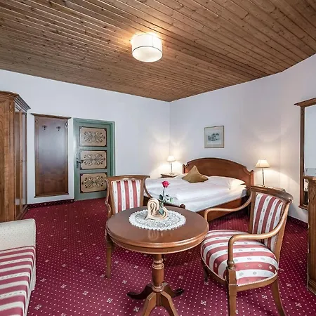 Hotel Weisse Lilie - B&B-2