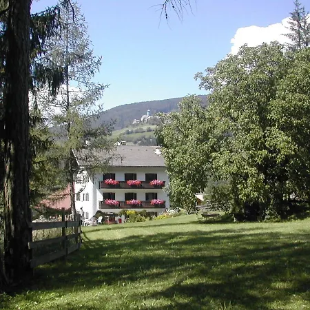 San Pietro Dolomiti Small Budget Hotel-2