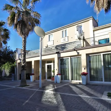 Hotel Cecina Beach-2