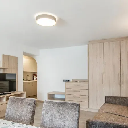 Apartments Heidenberger Delle Scuole-3