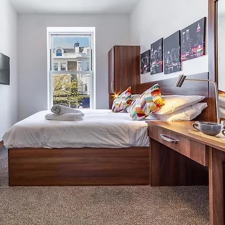 205 Earls Court Rooms-2