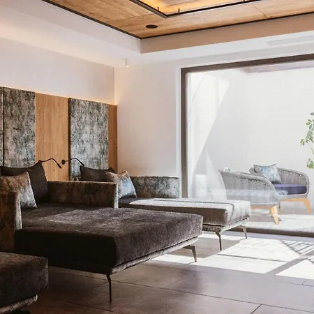 Hotel Paradies-2