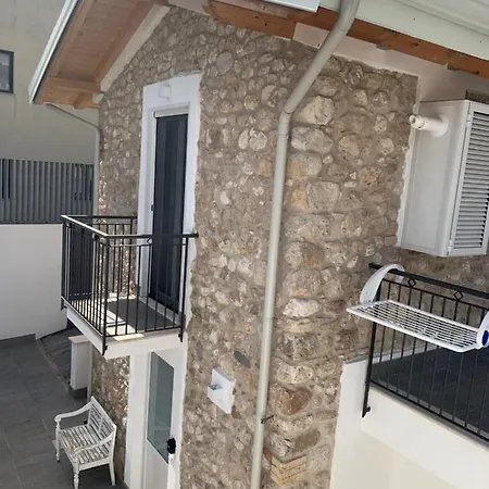 La Casa Di Pietra-2