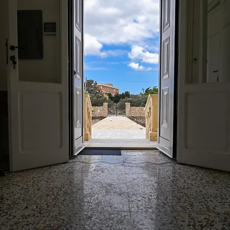 Dimora Savarino Marzamemi Suites With Pool-2