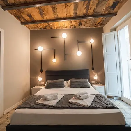Palazzo Paladini - Luxury Suites In The Heart Of The Old Town-2