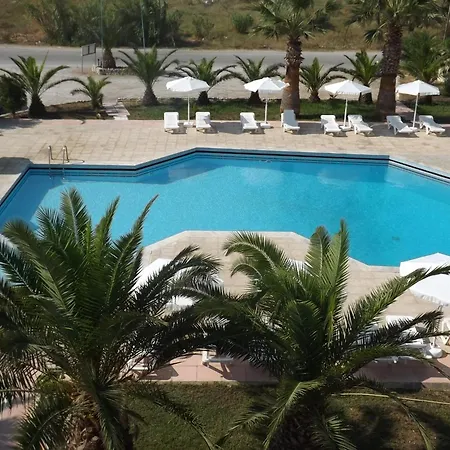 Leonidas Hotel & Studios-3