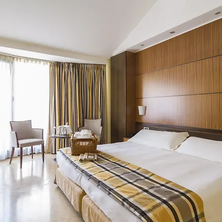Hotel Carrobbio-3