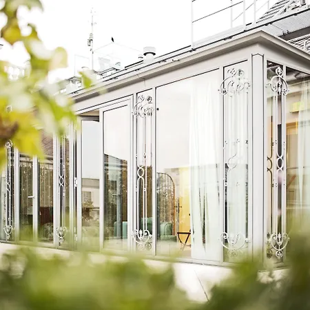 Palais Coburg-2