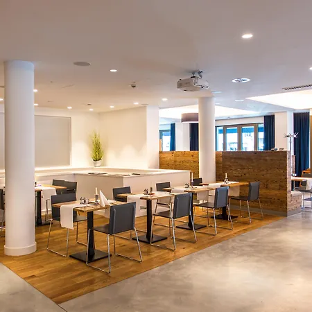 VI Vadi Hotel Bayer 89-2