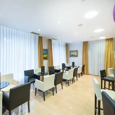 Hotel Komodor-2