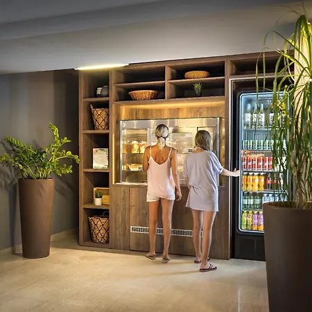 Valamar Crystal Hotel-2