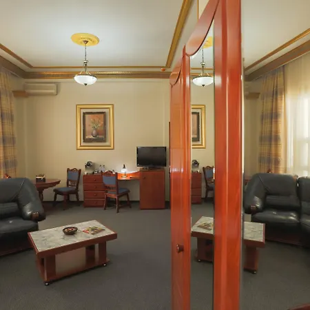 Bucharest Comfort Suites Hotel-2