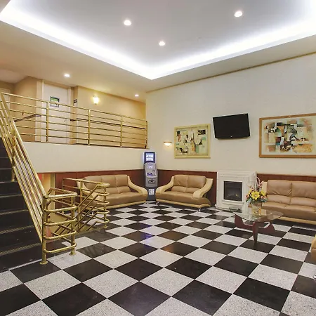 La Quinta Inn By Wyndham Queens-2