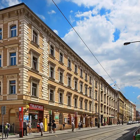 Hotel Golden City Garni-3