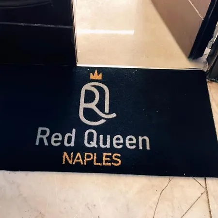 Red Queen Naples-3