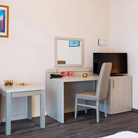 Air Hotel Wartburg-2