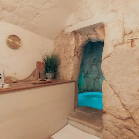 Grotta Carlotta-3