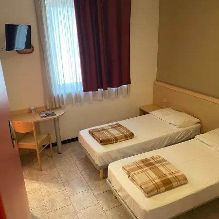 Hotel Mazzini-2