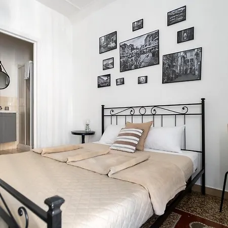 Zaira B&B-2