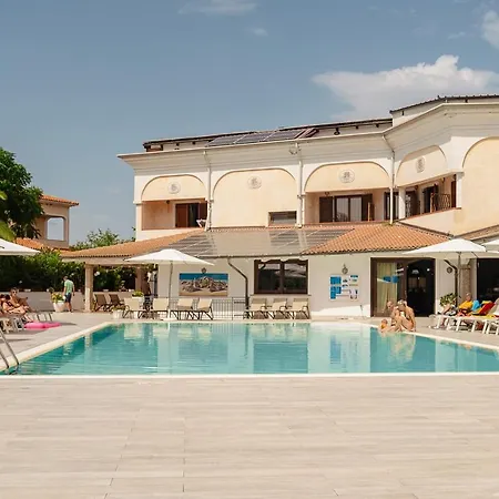 Amareclub Le Rose-3