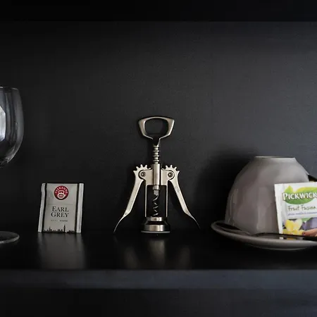 Astoria Boutique Suites- Best Location By Bqa-3