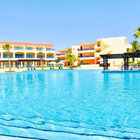 Ivy Cyrene Island Aqua Park Resort (Adults Only)-3