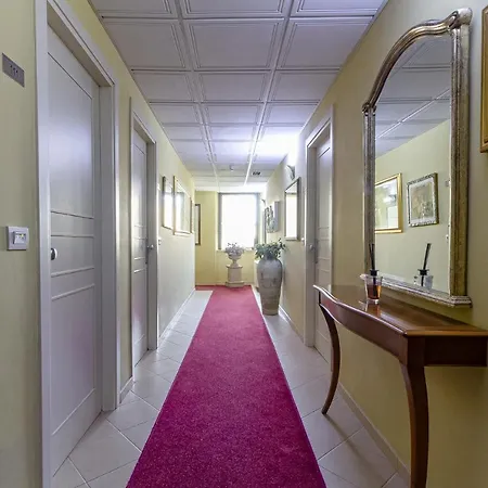 Hotel Vittorio Emanuele-2