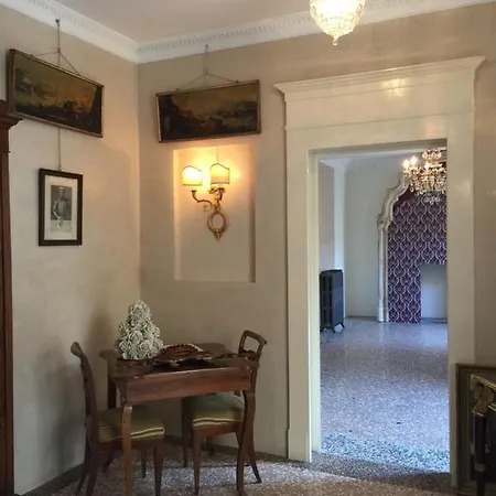 Castiglione 27 Luxury Suite-3
